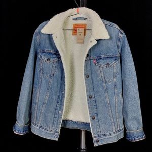NEW Levi’s Sherpa denim jacket